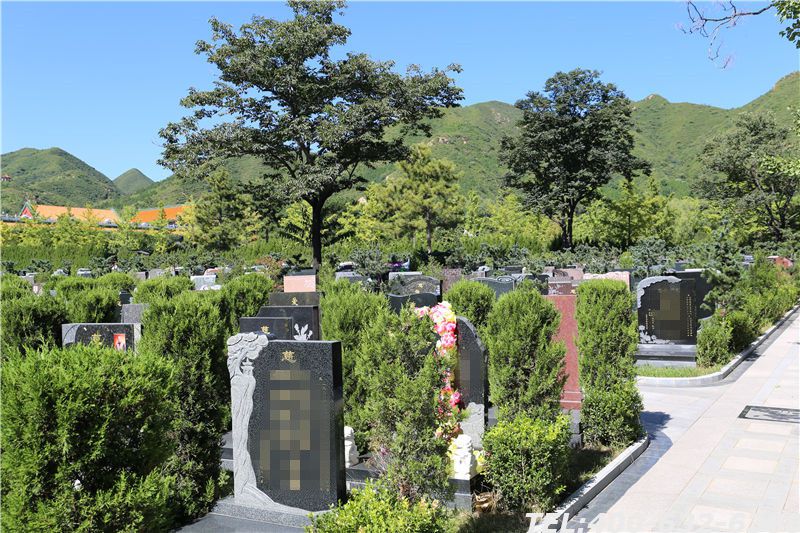 北京万安公墓安葬的名人有哪些？北京万安公墓价格贵不贵？