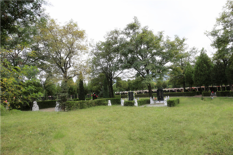 怀来中华永久陵园墓地价格是多少？墓地使用年限多少年？