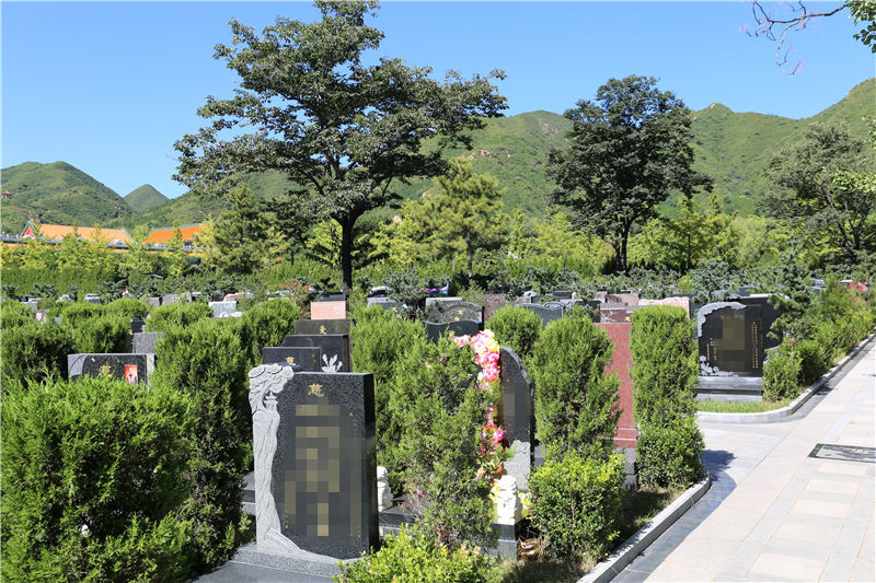 北京33家合法墓地名单 专业墓地网站上都找得到