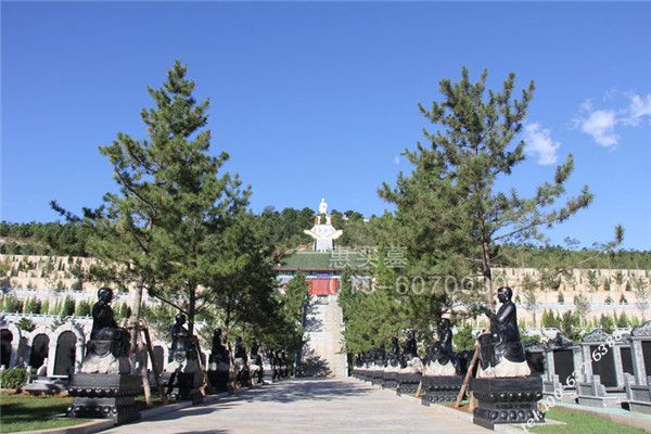 规模宏大 景观典雅 环境优美 服务周全 灵山宝塔为您服务