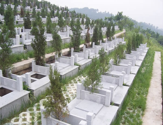 墓地应该怎么选?皇家龙山公墓怎么样?