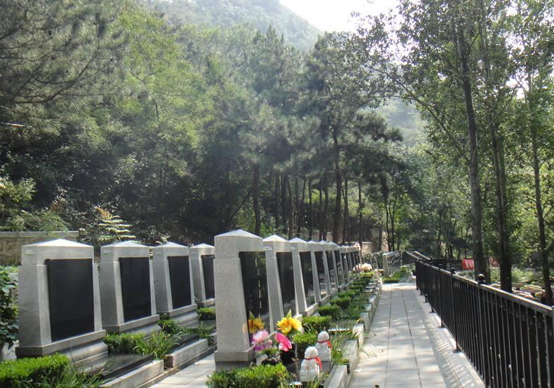 八达岭陵园价目表 墓地面积和碑型的重要性