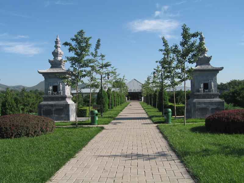 北京各陵园墓地价格差距大吗?该怎么选择墓地呢?